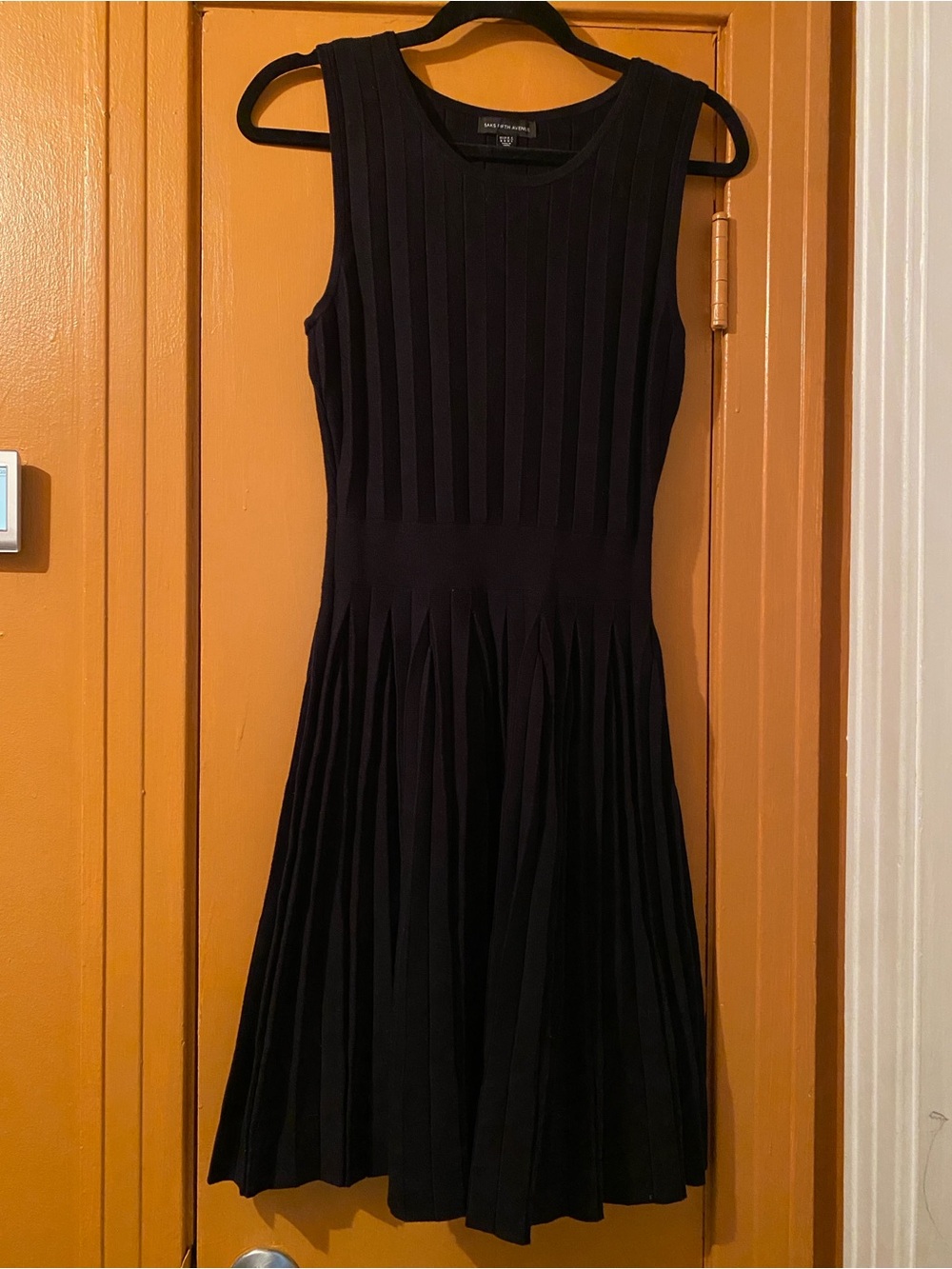 Saks Fifth Ave Black Sleeveless Pleated Knit Dress Medium